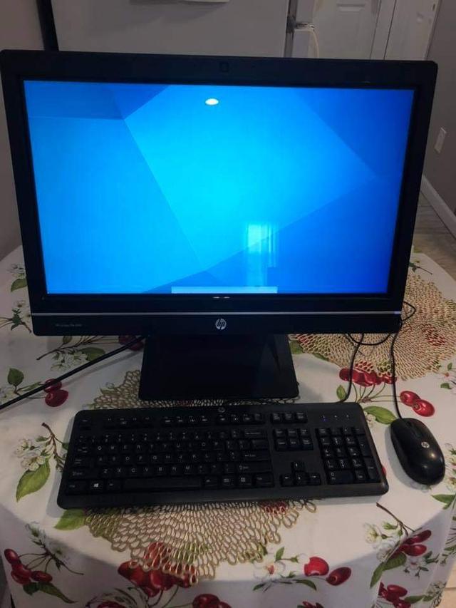 HP Compaq Elite 8300 Touch AIO 1