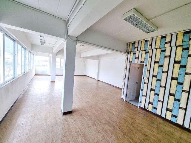 ซ. รัชดา25-33 100 ม. เซ็นทรัลลาดพร้าว 2 กม.ให้เช่าสำนักงาน อาคารพาณิชย์ 5ชั้น Union Mall 2 กม. 375 ตร.ม. MRTพหลโยธิน24 2 4