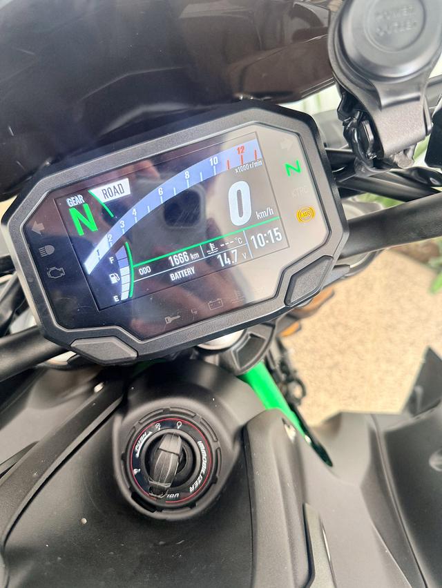 ขาย Kawasaki Z900 ปี 2023 ไมล์แท้ 1,666 กม. สภาพเหมือนใหม่ รูปที่ 6