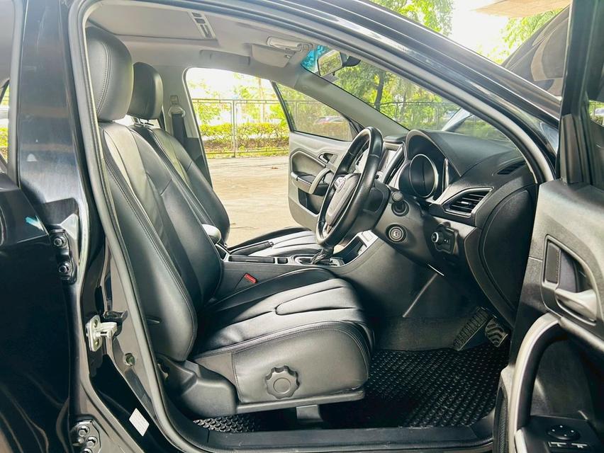 ขายรถ MG 5 1.5 Turbo X Sunroof AT ปี 2018 รถสวย สภาพดี ไมล์น้อย 15
