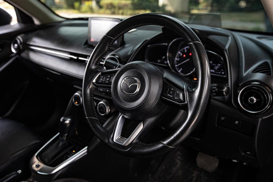 Mazda2 1.3 High Connect Skyactiv Sedan ปี 2017 12