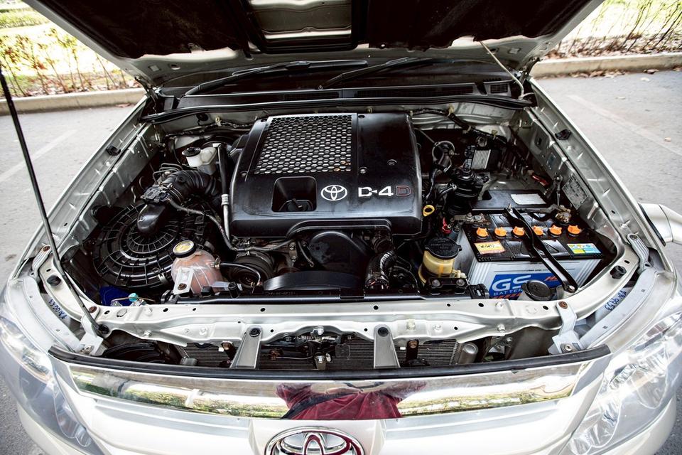 TOYOTA FORTUNER 3.0V 4WD สีเทา เกียร์ออโต้ ปี 2007  10