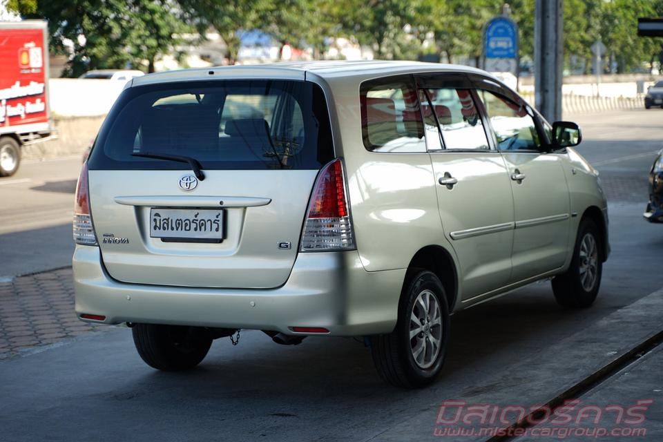 2011 TOYOTA INNOVA 2.0G 3