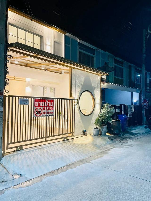 พฤกษา45 ถนนวัดลาดปลาดุกทาวน์เฮ้าส์ 2 ชั้น   ตกแต่งใหม่พร้อมอยู่  มีพื้นที่ข้างบ้าน ต้นสายรถเมล์ไปตลาดบางใหญ่ 19