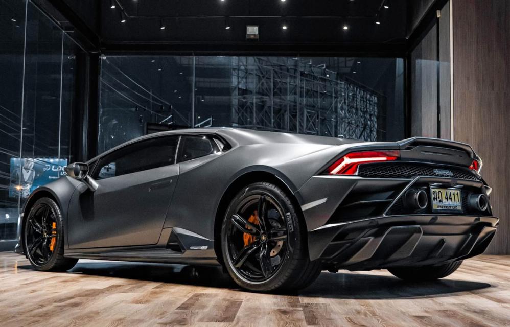 Lamborghini Huracan ปี 2022 4