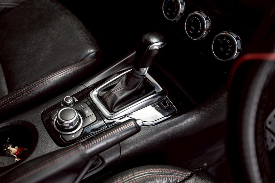 Mazda3 Skyactiv 2.0 S Hatchback ปี 2014 สีเทา มือเดียวป้ายแดง 17