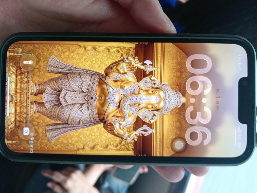 iPhone 13