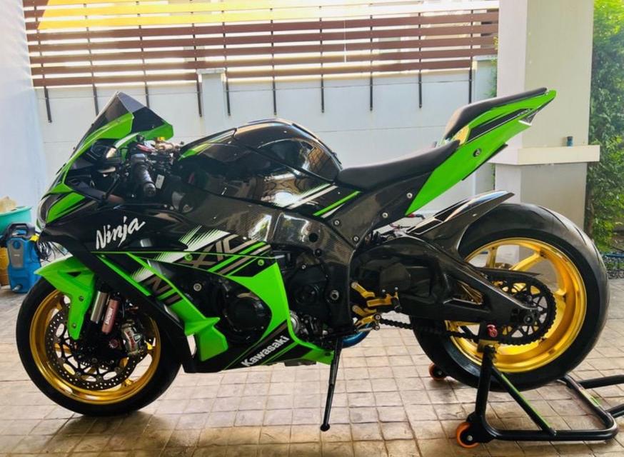 มอเตอร์ไซค์ KAWASAKI NINJA ZX10R 2