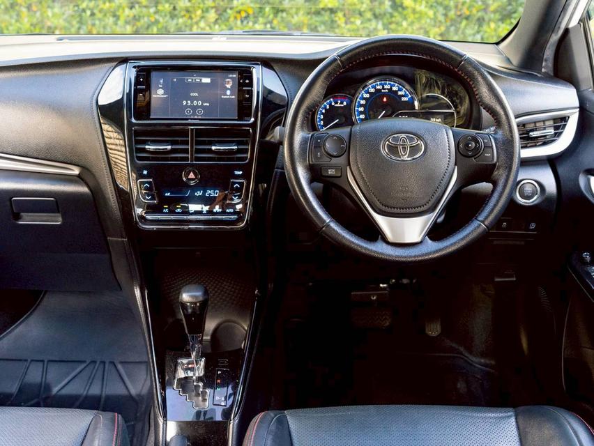 Toyota Yaris Cross 1.2 High ปี 2020 10