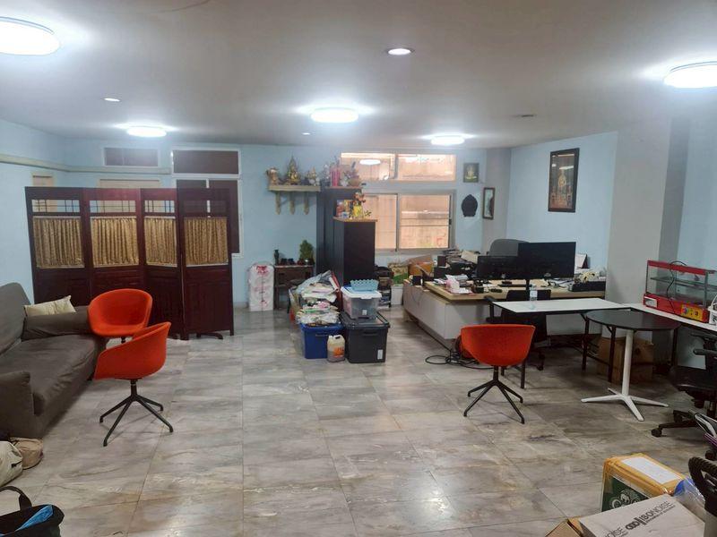 ขายที่ดินพร้อมอพาร์ทเม้นท์และบ้าน 6 ชั้น ทำเลดี ตรงข้าม#kingpower #ราคาดีทำเลดีติดต่อผึ้งรติ0619419639 10