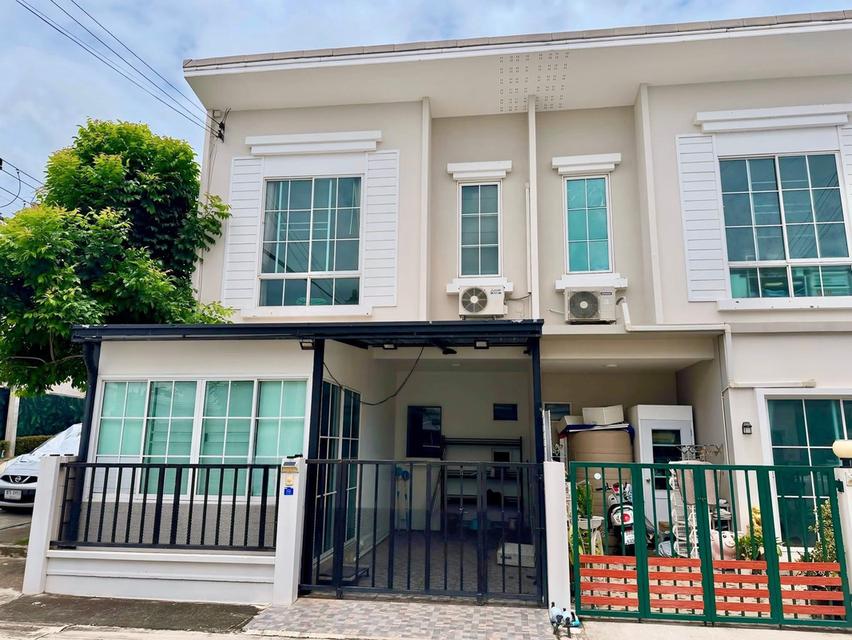 ให้เช่าทาวน์โฮม หมู่บ้านเสนาวีว่า อัสสัมชัญ ศรีราชา 1