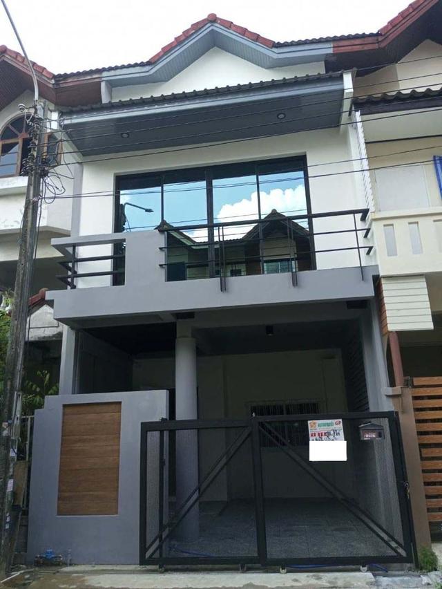 🏠🔥 ลดจริง 400,000 บาท! บ้านตกแต่งใหม่ พร้อมอยู่ 📍 ทาวน์เฮ้าส์ 3 ชั้น หมู่บ้านปั้นทองนิเวศน์ 3 ถ.ลาดปลาเค้า ซอย 76 2