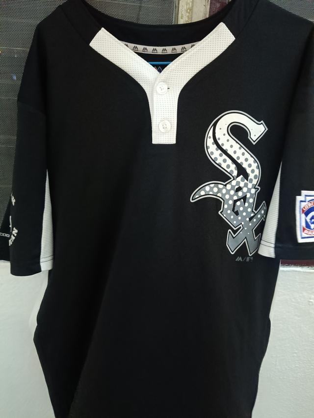 ⚾Majestic Chicago White Sox ทรงเฮนลีย์ มีกระดุม ใส่ชิลเท่ งานทีมกีฬา ไม่ใช่งานก็อป สภาพดี พร้อมใส่