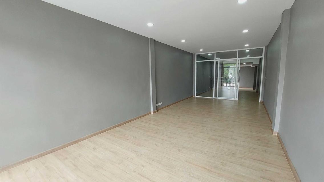 ขายอาคารพาณิชย์ 3.5 ชั้น ปรีดีพนมยงค์ (N.733) 7