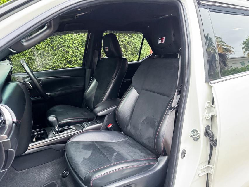 (แจ้งรหัสรถ AVA7357) 💥⭐️ Toyota Fortuner 2.8 GR Sport AT 4WD Black Top ปี 2022 รูปที่ 12