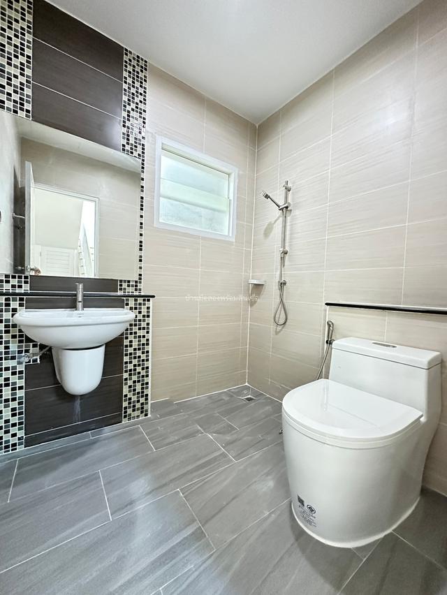 หมู่บ้าน ลลิล แลนซีโอ วงแหวน-รามอินทรา 10