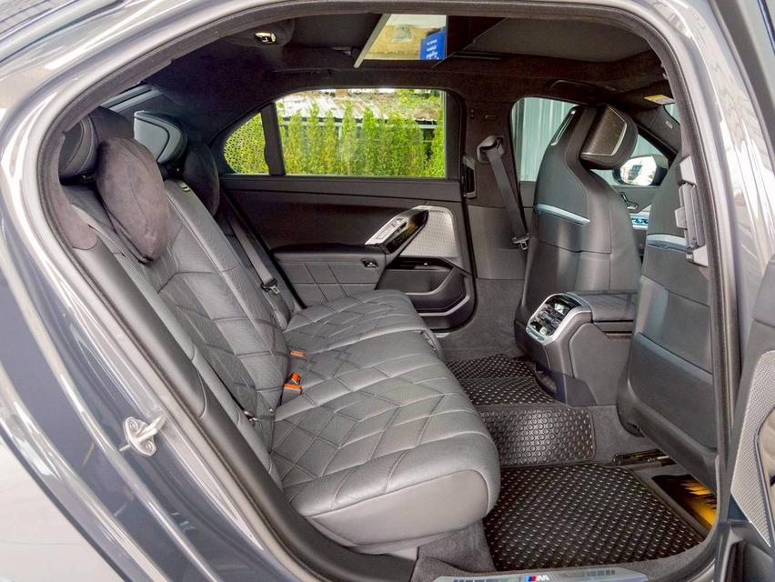 BMW 750e xDrive MSport (G70) ปีจด 2024 10