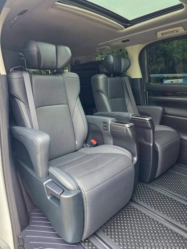 Toyota ALPHARD 2.5SC PACKAGE สีขาว ปี 2024 ไมล์ 36,000 กม. 14