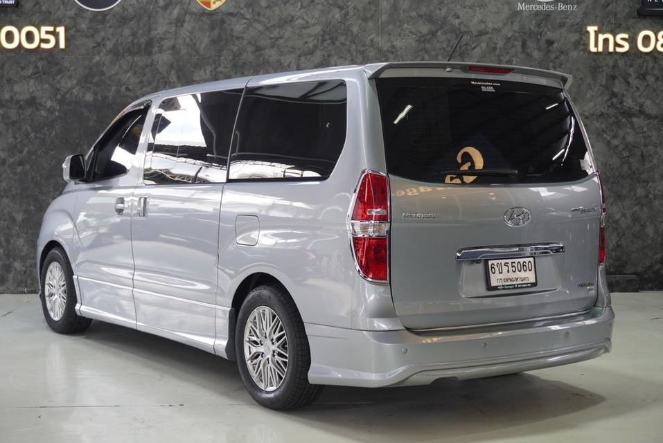 รหัสรถ JRS5060 Hyundai Grand Starex 2016 สีเทา