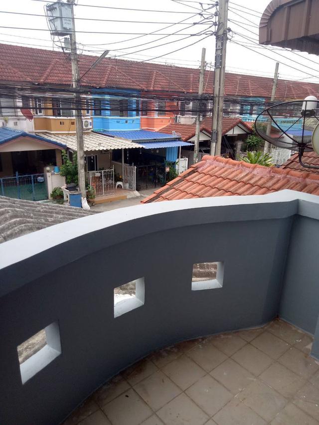 ขายบ้านทาวเฮ้าส์ 2 ชั้น 2 นอน 2 น้ำ เจริญพัฒนา ซ.7 18