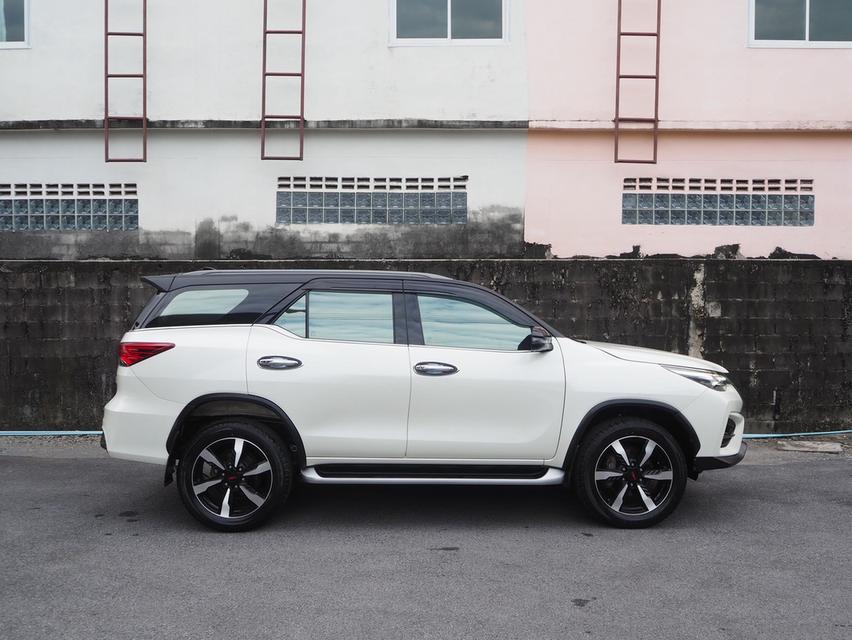 TOYOTA FORTUNER 2.8 TRD SPORTIVO BLACK TOP 2WD ปี 2020 5