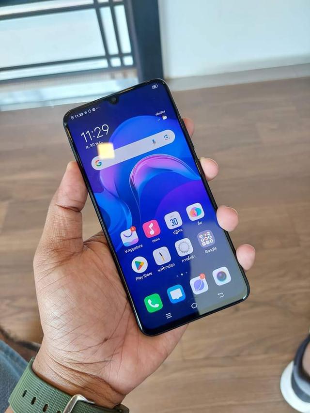 Vivo V11 มือสองมีตำหนิจอแตกนิดเดียว