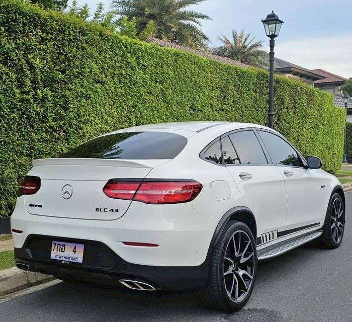 Mercedes-Benz GLC43 AMG Coupe 2