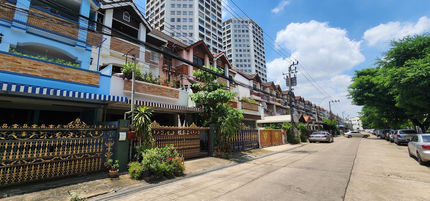ทาวน์เฮ้าส์หมู่บ้านศรีสุโขทัย 2