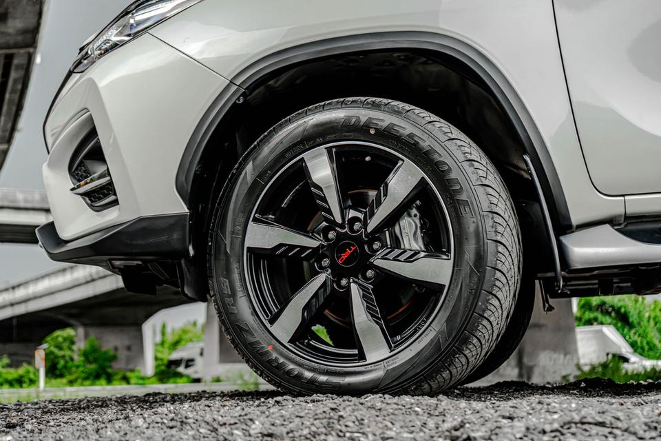 (แจ้งรหัสรถ CBL9775) Toyota FORTUNER 2.8 TRD Sportivo 4WD 2019 รูปที่ 12