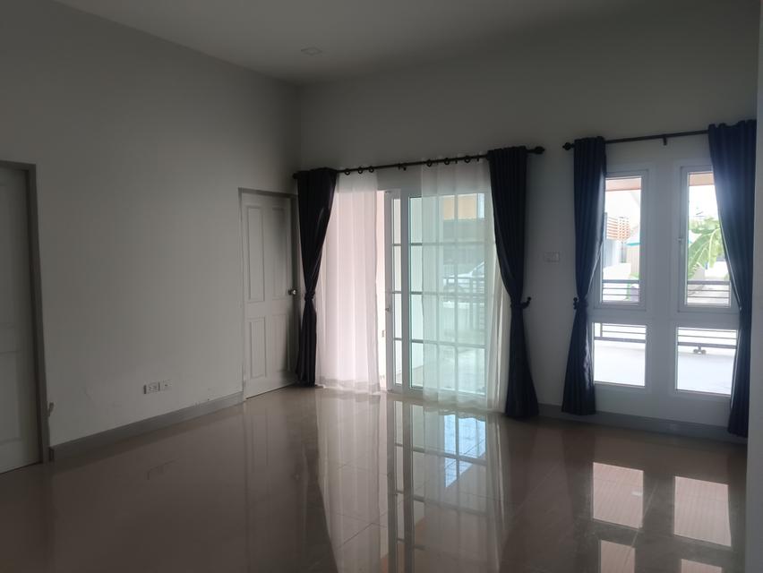 บ้านเช่าสไตล์โมเดิร์น ใกล้ ม.อีเทค 8