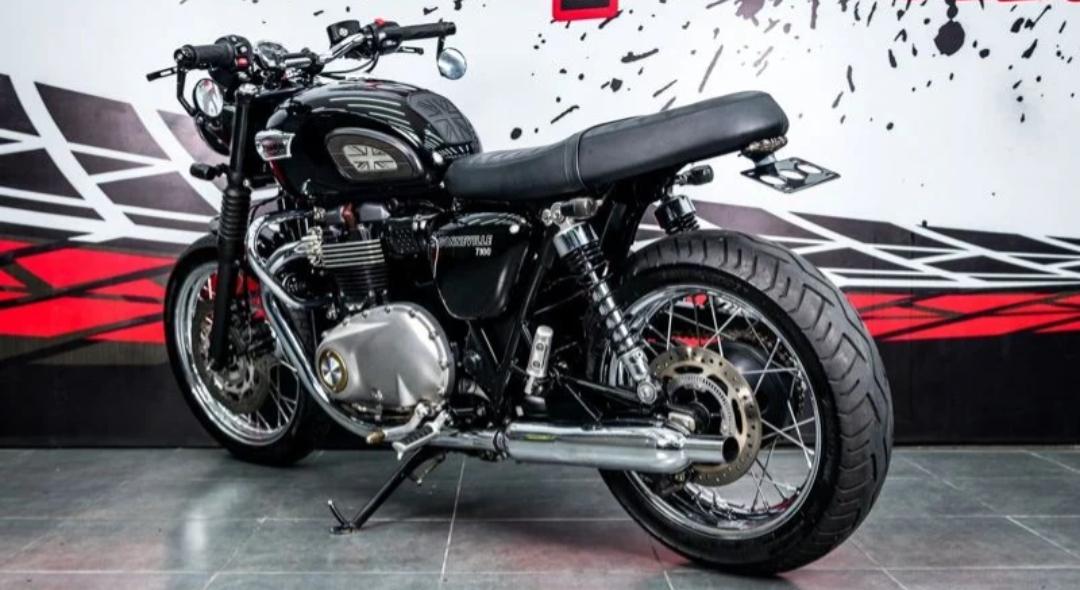 Triumph T100 สีดำสวย 4