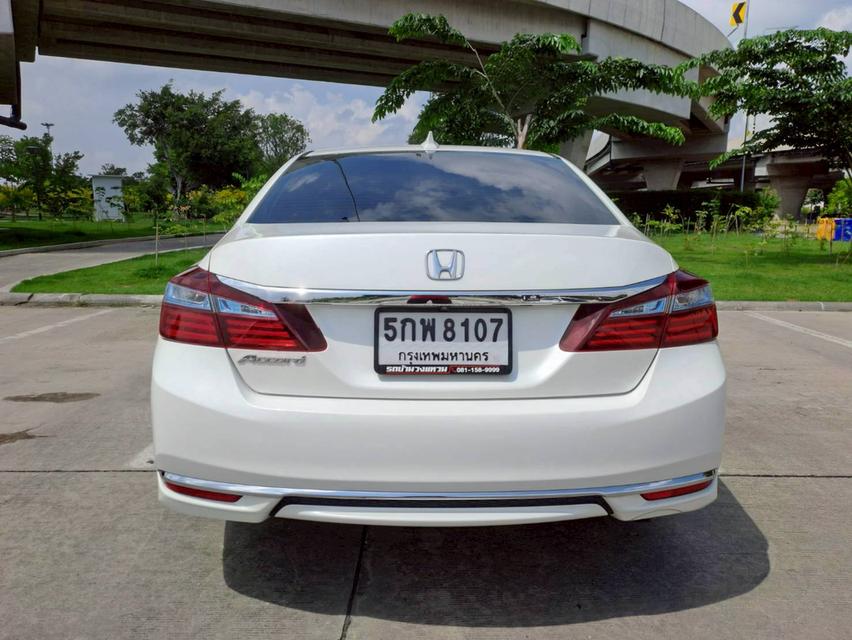 HONDA ACCORD 2.0 HYBRID ปี2016 สีขาว รถมือเดียวจากป้ายแดง เข้าศูนย์ตลอด 5