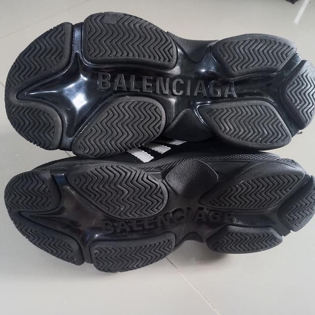 Balenciaga  X  Adidas  Triple  S  Black  White รูปที่ 2