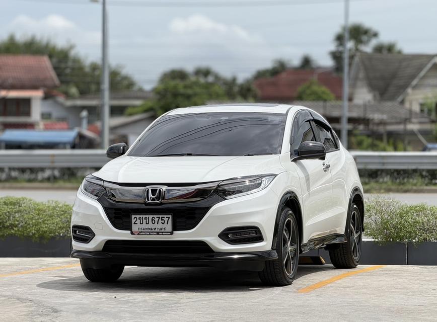 2018 HONDA HRV, 1.8 RS โฉม ปี14-21 สีขาว โฉม Minorchange หลังคาซันรูฟ รุ่น TOP สุดตาราง