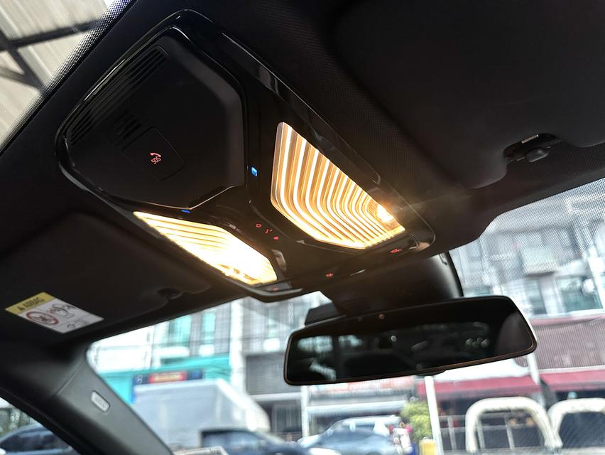 ฺBMW 330e Plug-in Hybrid M Sport จดทะเบียนปี2021 ไมล์น้อย รูปที่ 8