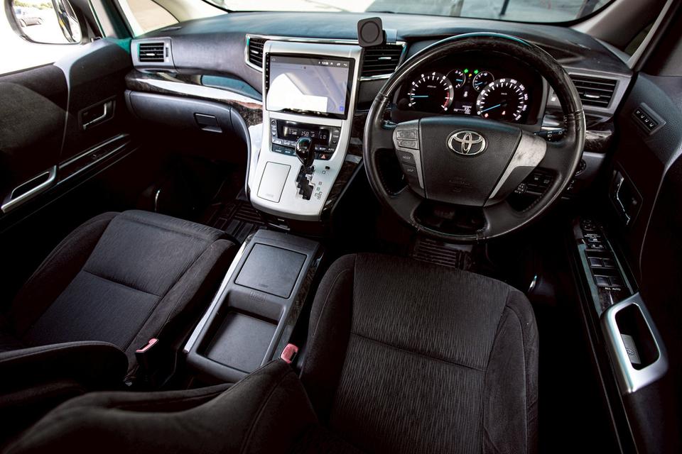 Yoyota Vellfire 2.4ZG ปี14 13