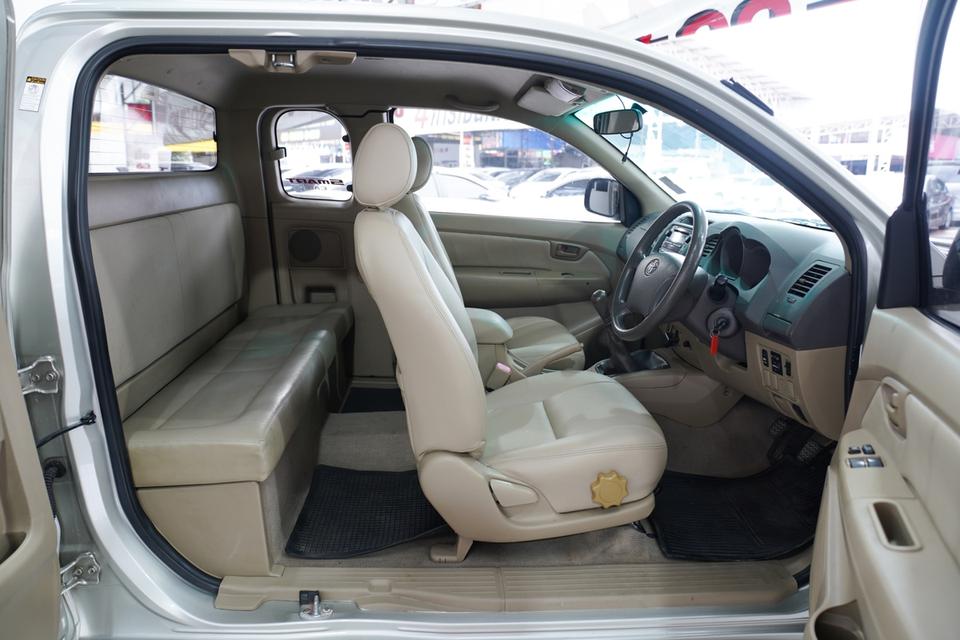 TOYOTA HILUX VIGO 2.5 E SMART CAB MT ปี2010 สีเทา 6