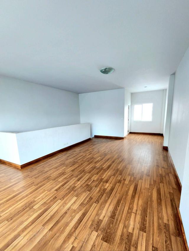 ทาวน์โฮมวัชรพล 3ชั้น หลังมุม หมู่บ้านเดอะริคโค้ ทาวน์ วัชรพล ถนนร่วมมิตรพัฒนา(ใกล้ห้าแยกวัชรพล) 11