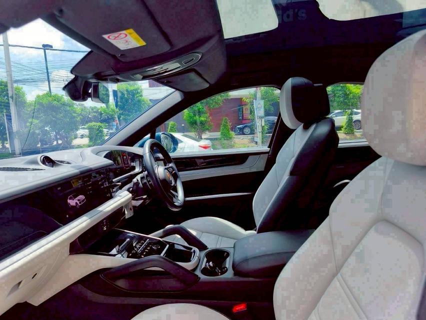 รหัสรถ KPV53 2025 PORSCHE CAYENNE 3.0 HYBRID COUPE สีใหม่ Moonlight Blue 8