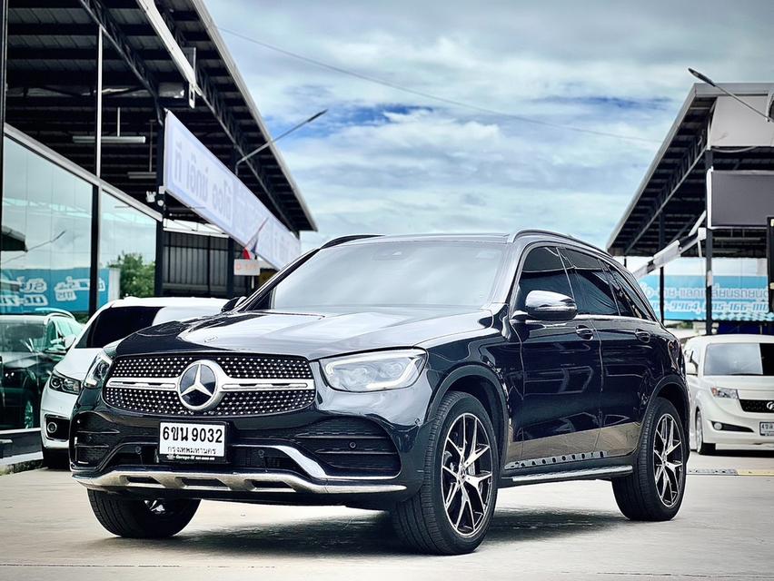 รหัสรถ JRS9032 BENZ GLC 300e AMG มือเดียวป้ายแดง ปี 20