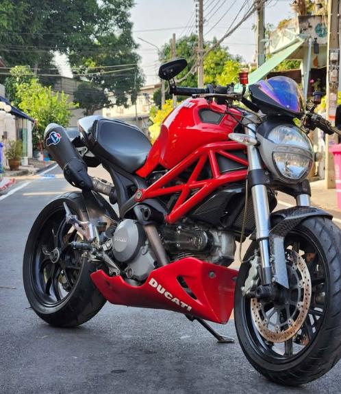 Ducati Monster 796 สีแดง 2