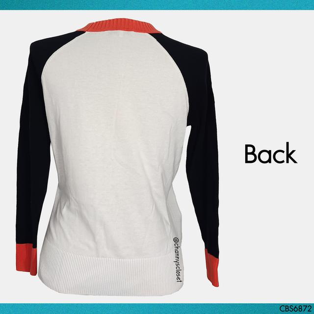 USED Jaspal - Knitted White Bird Raglan Top | เสื้อแขนยาวสีขาว สีน้ำเงิน ลายกราฟิก ลายนก ไหมพรม y2k ทรงใหญ่ แท้ มือสอง