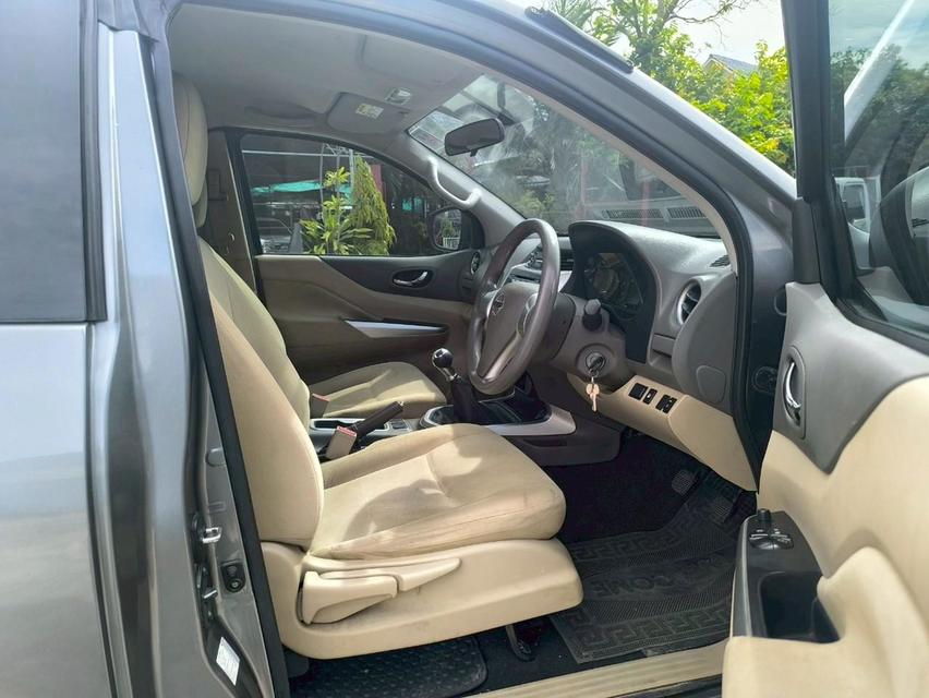 2017 Nissan Navara 2.5 Calibre EL MT 11