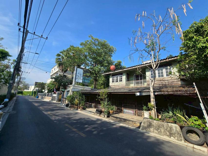 ขายบ้านไม้ 2 ชั้น ทำเลดี เหมาะลงทุน ใกล้ APL รามคำแหง (N.2011) 2