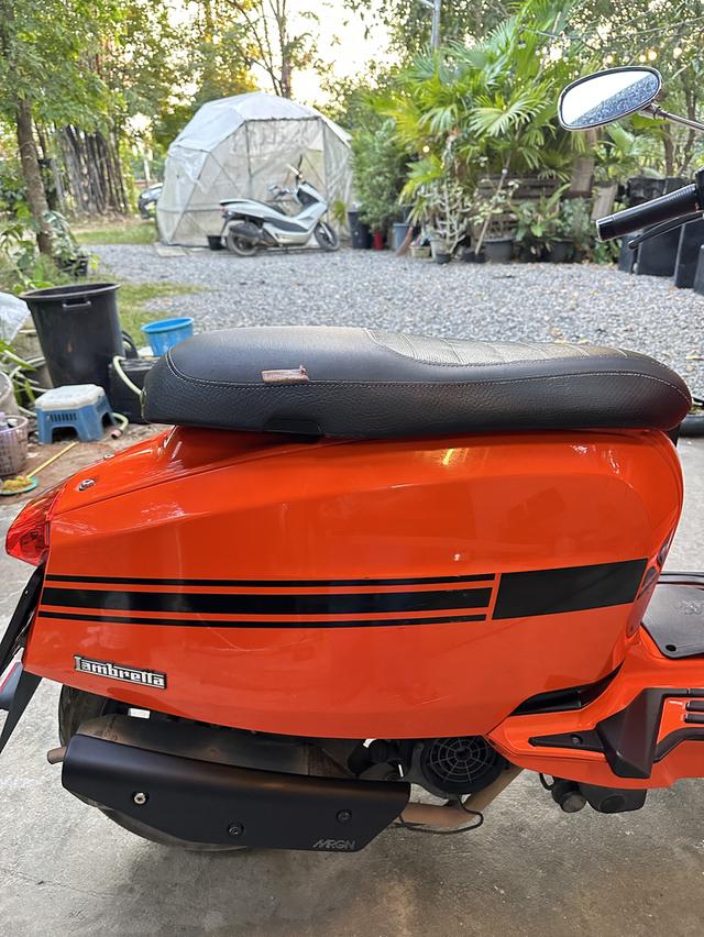 Lambretta V125 Special ปี 2021 สีส้ม 10