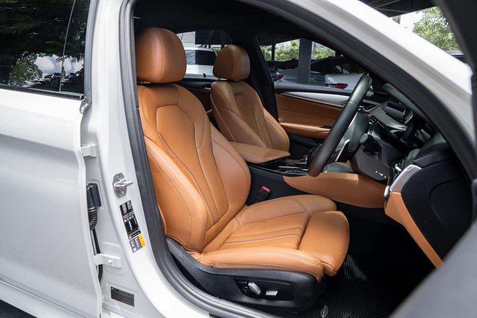 BMW 530e M Sport Plug-in Hybrid รุ่น G30 ปี 2020 [𝙒𝘼𝙍𝙍𝘼𝙉𝙏𝙔 เครื่องยนต์ 2 ปี]  Service น้ำมันเครื่อง ใส้กรอง ฟรี 1 ครั้ง 5