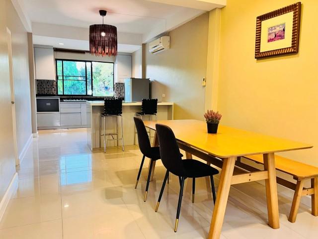 ให้เช่าบ้านเดี่ยว2ชั้น ตกแต่งสวย เฟอร์นิเจอร์ครบ หมู่บ้านมณียา ถนนเลียบทางด่วนรามอินทรา มี3นอน3น้ำ ราคาเช่า42,000บาท/เดื 1