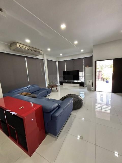 ขายบ้านเดี่ยว 2 ชั้น 98 ตรว. 5 ห้องนอน ย่านโชคชัย 4 ลาดพร้าว เลียบด่วน พร้อมเฟอร์ ใกล้ทางออกถนนเลียบด่วน รามอินทรา 5