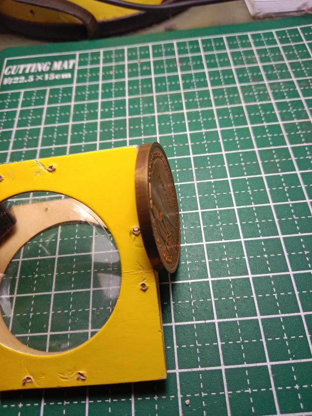 เหรียญ ร.5 ออกที่ป้อมพระจุลฯ พ.ศ.2535(รุ่นแรก)เป็นพิมพ์บล็อคเริ่มแตกที่หมวกมีจำนวนน้อยหายากผิวสวยเดิมๆ รูปที่ 5