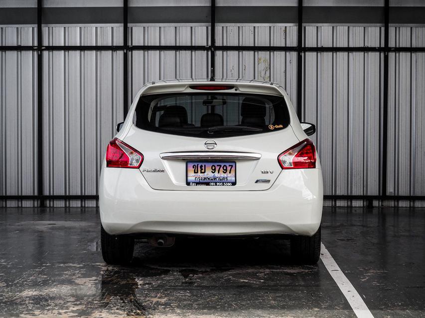  Nissan Pulsar 1.8V Hatchback ปี 2015 สีขาว 5